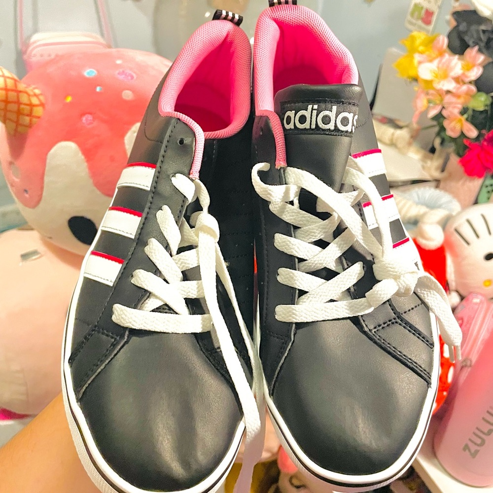 Women adidas shoes size 8